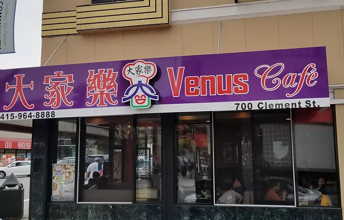 无人出租车被警察截停后逃逸！AI：我当时害怕极了